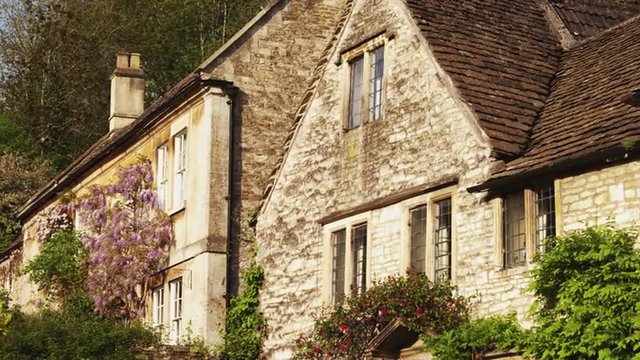 MS Stone house exterior / Castle Combe, Cotswolds, Wiltshire, UK