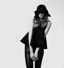 Fashion woman model in black dress - 82504454