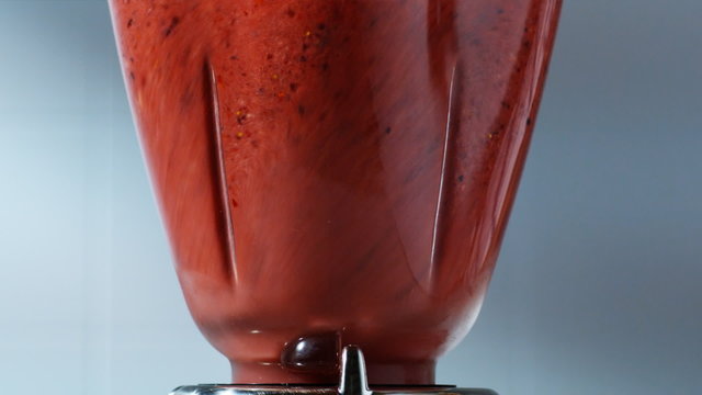 blender blending a smoothie