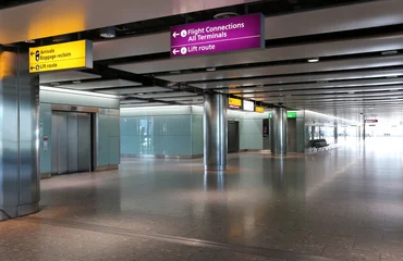 Cercles muraux Aéroport L& 39 intérieur de l& 39 aéroport de Londres Heathrow