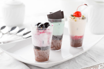 Dessert freddo nel bicchierino