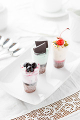 Dessert freddo nel bicchierino
