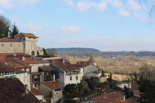 Charente - vue Aubeterre sur dronne - village typique charentes