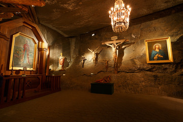Chapel in Wieliczka salt mine near Krakow in Poland. - obrazy, fototapety, plakaty