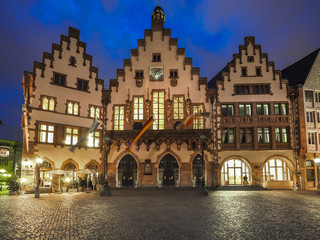 Fototapeta na wymiar Römerberg, Römer und historisches Rathaus, Frankfurt