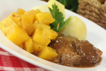 Wildgulasch mit Steckrüben