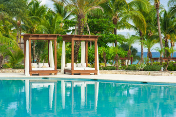 Pool bed at the blue swimming pool in Tropical Paradise