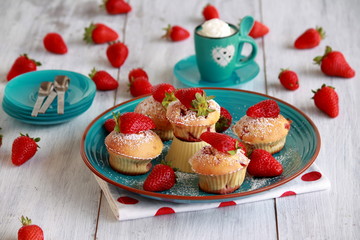 muffins with strawberries