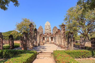 Fototapeta na wymiar Wat Si Sawai , Shukhothai Historical Park, Thailand