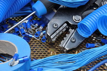 Tools and component for electrical installation