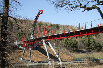 Drachenbrücke an der Halde Hohewart im Ruhrgebiet.  Herten/Re.