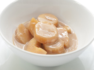 boiled cassava with sugar & coconut milk