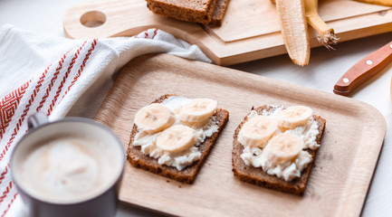 sandwich with banana