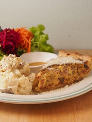 Caramelize Onion and bacon quiche