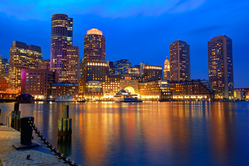 Fototapeta premium Boston sunset skyline at Fan Pier Massachusetts