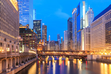 Fototapeta na wymiar Image of Chicago downtown and Chicago River with bridges during