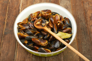 Boiled mussels