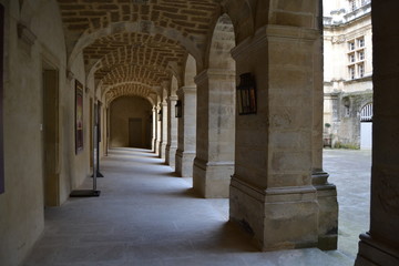Université du Vin, Suze la Rousse.
