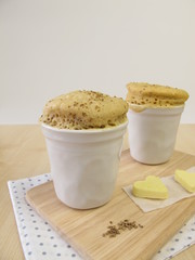 Mug Cake mit Anis und Butterherzen