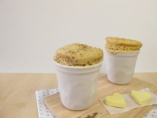 Mug Cake mit Anis und Butterherzen