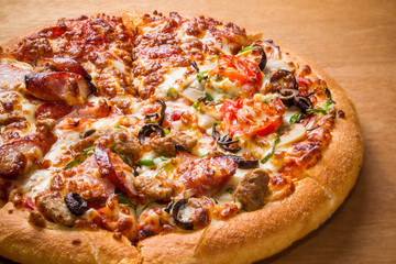 ミックスピザ　Mixture pizza
