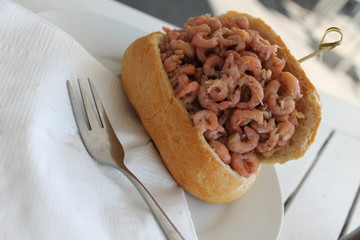 Krabben Brötchen mit Gabel 