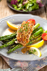 Spargel fisch teller