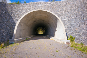 Tunneleinfahrt, 