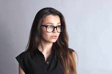 Девушка в очках