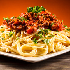 Pasta with meat, tomato sauce and vegetables 