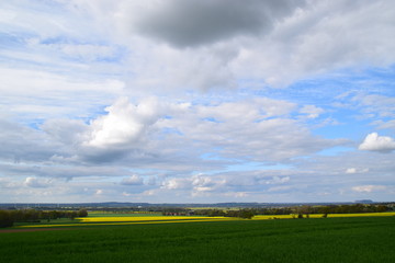 Fototapeta premium Aprilwetter über Schaumburg