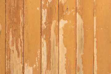 Holzdielen mit abgebl&auml;ttertem Anstrich