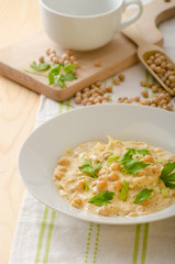 Chickpeas with paprika, cream sauce