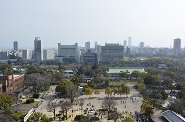 Fototapeta na wymiar Aussicht vom Schloss in Osaka, Japan