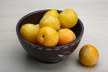 Yellow plums