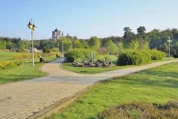 Красивая аллея в парке © ais60