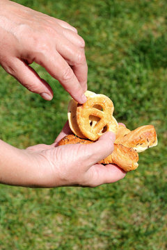 Women's hand cookies