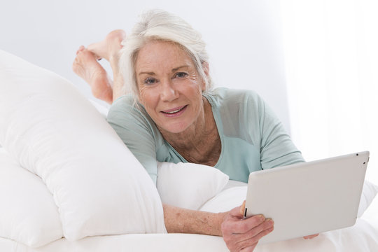 TABLETTE INFORMATIQUE FEMME