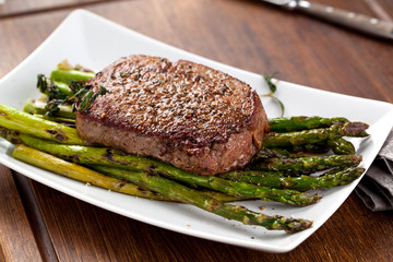Steak mit spargel