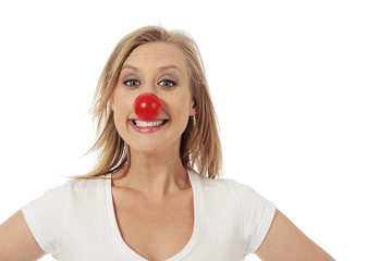 femme avec nez de clown