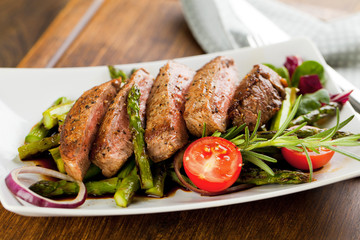 Steak mit spargel