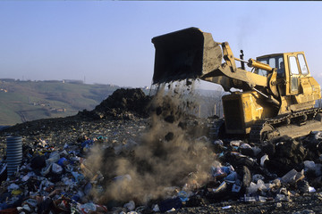 discarica di rifiuti solido urbani