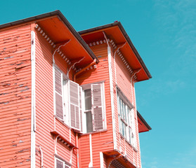 Buntes Holzhaus @ miket