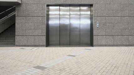 elevator © scottchan
