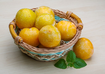 Yellow plums