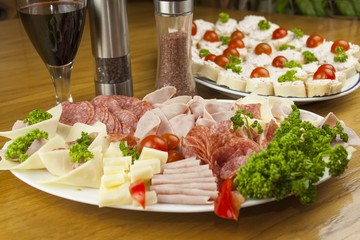 Homework quick meals, canapes with butter and vegetables