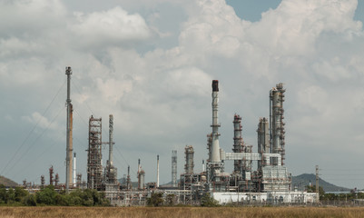 Fototapeta na wymiar Oil refinery.