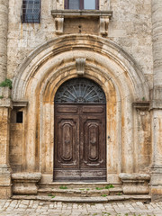 Fototapeta na wymiar old castle door