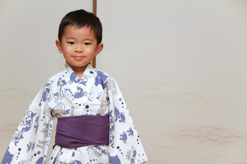 浴衣姿の幼児(3歳児)