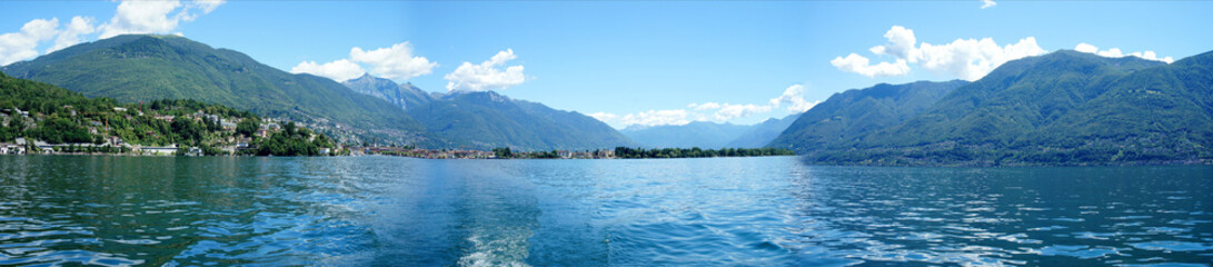 Naklejka na ściany i meble Panorama Lago Maggiore im Tessin, Schweiz